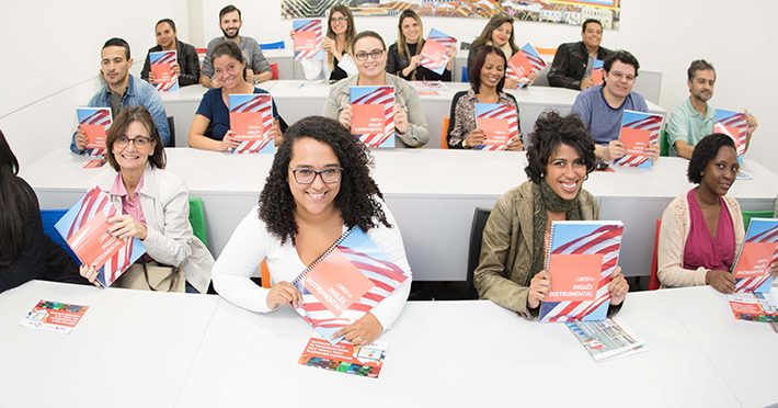 Cursos oferecidos pelo Governo de Minas na rede Uaitec abrem oportunidades e mudam a vida de milhares de pessoas Cursos oferecidos pelo Governo de Minas na rede Uaitec abrem oportunidades e mudam a vida de milhares de pessoas