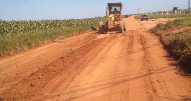 Prefeitura de Pedrinópolis mantém reparos de estradas