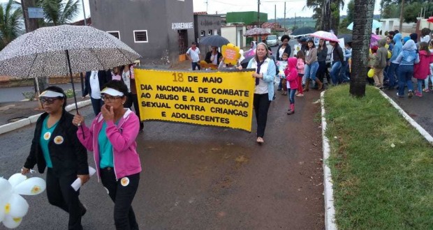 Prefeitura de Pedrinópolis realiza passeata contra abuso sexual