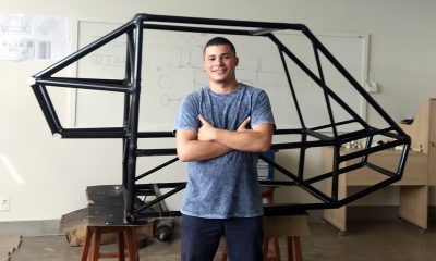 Alunos do UNIARAXÁ participam de Competição Automobilística