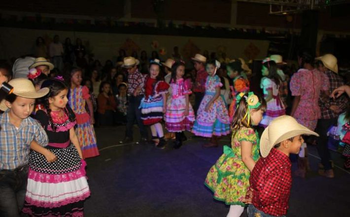 Festa Junina da comunidade das Palmeiras em Tapira reúne cerca de mil pessoas