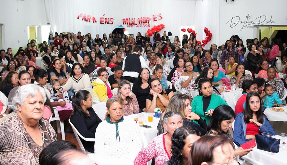 Jantar em homenagem às mulheres Santarosenses