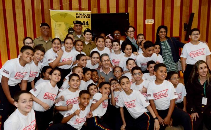 Governador participa de formatura de programa de prevenção às drogas