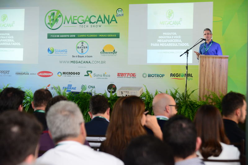 Romeu Zema visita feira Megacana Tech Show, no Triângulo Mineiro