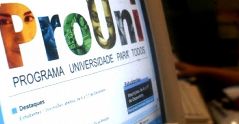Após instabilidade nos portais, MEC prorroga prazos do ProUni e do Fies