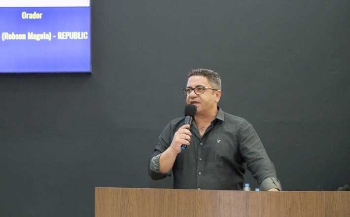 Robson Magela critica construção do viaduto da Rua Uberaba